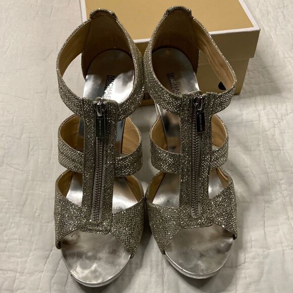 Michael Kors Berkley Cutout Accent T-Strap High Heel Sandals size 11 - Picture 2 of 9